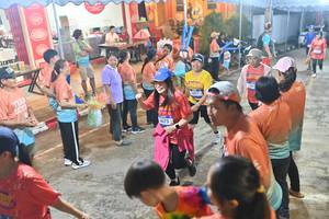 BIB: 1873, 34713
                            <button type="button" onclick="openModal(26252750)" class="btn btn-primary btn-sm float-right btn-popup" data-toggle="modal" data-target=".modal-high-quality">
                        <i class="fas fa-shopping-cart"></i> Add to Cart
                    </button>
                                            <button type="button" onclick="isThisMe(26252750, true)" class="btn btn-success btn-sm float-right btn-popup btn-isme hidden" data-toggle="tooltip" data-placement="bottom" title="นี่คือรูปของคุณใช่ไหม คลิกที่นี่เพื่อเอาเข้าอัลบั้ม">
                        <i class="fas fa-plus"></i> Add to album
                    </button>
                    <button type="button" onclick="isThisMe(26252750, false)" class="btn btn-warning btn-sm float-right btn-popup btn-isnotme hidden">
                        <i class="fas fa-ban"></i> Remove from album
                    </button>