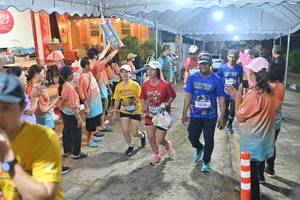 BIB: 3530
                            <button type="button" onclick="openModal(26241453)" class="btn btn-primary btn-sm float-right btn-popup" data-toggle="modal" data-target=".modal-high-quality">
                        <i class="fas fa-shopping-cart"></i> Add to Cart
                    </button>
                                            <button type="button" onclick="isThisMe(26241453, true)" class="btn btn-success btn-sm float-right btn-popup btn-isme hidden" data-toggle="tooltip" data-placement="bottom" title="นี่คือรูปของคุณใช่ไหม คลิกที่นี่เพื่อเอาเข้าอัลบั้ม">
                        <i class="fas fa-plus"></i> Add to album
                    </button>
                    <button type="button" onclick="isThisMe(26241453, false)" class="btn btn-warning btn-sm float-right btn-popup btn-isnotme hidden">
                        <i class="fas fa-ban"></i> Remove from album
                    </button>