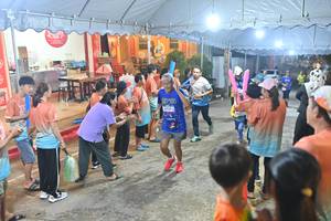 BIB: 17272
                            <button type="button" onclick="openModal(26242282)" class="btn btn-primary btn-sm float-right btn-popup" data-toggle="modal" data-target=".modal-high-quality">
                        <i class="fas fa-shopping-cart"></i> Add to Cart
                    </button>
                                            <button type="button" onclick="isThisMe(26242282, true)" class="btn btn-success btn-sm float-right btn-popup btn-isme hidden" data-toggle="tooltip" data-placement="bottom" title="นี่คือรูปของคุณใช่ไหม คลิกที่นี่เพื่อเอาเข้าอัลบั้ม">
                        <i class="fas fa-plus"></i> Add to album
                    </button>
                    <button type="button" onclick="isThisMe(26242282, false)" class="btn btn-warning btn-sm float-right btn-popup btn-isnotme hidden">
                        <i class="fas fa-ban"></i> Remove from album
                    </button>