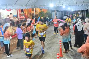 BIB: 110, 3987
                            <button type="button" onclick="openModal(26243139)" class="btn btn-primary btn-sm float-right btn-popup" data-toggle="modal" data-target=".modal-high-quality">
                        <i class="fas fa-shopping-cart"></i> Add to Cart
                    </button>
                                            <button type="button" onclick="isThisMe(26243139, true)" class="btn btn-success btn-sm float-right btn-popup btn-isme hidden" data-toggle="tooltip" data-placement="bottom" title="นี่คือรูปของคุณใช่ไหม คลิกที่นี่เพื่อเอาเข้าอัลบั้ม">
                        <i class="fas fa-plus"></i> Add to album
                    </button>
                    <button type="button" onclick="isThisMe(26243139, false)" class="btn btn-warning btn-sm float-right btn-popup btn-isnotme hidden">
                        <i class="fas fa-ban"></i> Remove from album
                    </button>