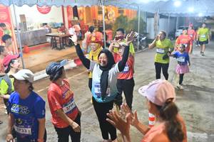 BIB: 3733, 3799
                            <button type="button" onclick="openModal(26253688)" class="btn btn-primary btn-sm float-right btn-popup" data-toggle="modal" data-target=".modal-high-quality">
                        <i class="fas fa-shopping-cart"></i> Add to Cart
                    </button>
                                            <button type="button" onclick="isThisMe(26253688, true)" class="btn btn-success btn-sm float-right btn-popup btn-isme hidden" data-toggle="tooltip" data-placement="bottom" title="นี่คือรูปของคุณใช่ไหม คลิกที่นี่เพื่อเอาเข้าอัลบั้ม">
                        <i class="fas fa-plus"></i> Add to album
                    </button>
                    <button type="button" onclick="isThisMe(26253688, false)" class="btn btn-warning btn-sm float-right btn-popup btn-isnotme hidden">
                        <i class="fas fa-ban"></i> Remove from album
                    </button>