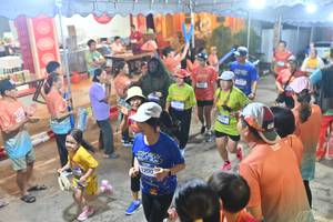 BIB: 3200
                            <button type="button" onclick="openModal(26252863)" class="btn btn-primary btn-sm float-right btn-popup" data-toggle="modal" data-target=".modal-high-quality">
                        <i class="fas fa-shopping-cart"></i> Add to Cart
                    </button>
                                            <button type="button" onclick="isThisMe(26252863, true)" class="btn btn-success btn-sm float-right btn-popup btn-isme hidden" data-toggle="tooltip" data-placement="bottom" title="นี่คือรูปของคุณใช่ไหม คลิกที่นี่เพื่อเอาเข้าอัลบั้ม">
                        <i class="fas fa-plus"></i> Add to album
                    </button>
                    <button type="button" onclick="isThisMe(26252863, false)" class="btn btn-warning btn-sm float-right btn-popup btn-isnotme hidden">
                        <i class="fas fa-ban"></i> Remove from album
                    </button>