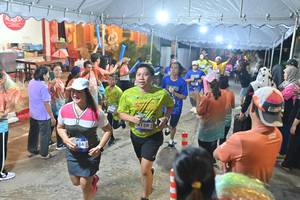 BIB: 4130
                            <button type="button" onclick="openModal(26242874)" class="btn btn-primary btn-sm float-right btn-popup" data-toggle="modal" data-target=".modal-high-quality">
                        <i class="fas fa-shopping-cart"></i> Add to Cart
                    </button>
                                            <button type="button" onclick="isThisMe(26242874, true)" class="btn btn-success btn-sm float-right btn-popup btn-isme hidden" data-toggle="tooltip" data-placement="bottom" title="นี่คือรูปของคุณใช่ไหม คลิกที่นี่เพื่อเอาเข้าอัลบั้ม">
                        <i class="fas fa-plus"></i> Add to album
                    </button>
                    <button type="button" onclick="isThisMe(26242874, false)" class="btn btn-warning btn-sm float-right btn-popup btn-isnotme hidden">
                        <i class="fas fa-ban"></i> Remove from album
                    </button>