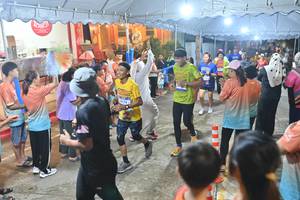 BIB: 1170
                            <button type="button" onclick="openModal(26242355)" class="btn btn-primary btn-sm float-right btn-popup" data-toggle="modal" data-target=".modal-high-quality">
                        <i class="fas fa-shopping-cart"></i> Add to Cart
                    </button>
                                            <button type="button" onclick="isThisMe(26242355, true)" class="btn btn-success btn-sm float-right btn-popup btn-isme hidden" data-toggle="tooltip" data-placement="bottom" title="นี่คือรูปของคุณใช่ไหม คลิกที่นี่เพื่อเอาเข้าอัลบั้ม">
                        <i class="fas fa-plus"></i> Add to album
                    </button>
                    <button type="button" onclick="isThisMe(26242355, false)" class="btn btn-warning btn-sm float-right btn-popup btn-isnotme hidden">
                        <i class="fas fa-ban"></i> Remove from album
                    </button>