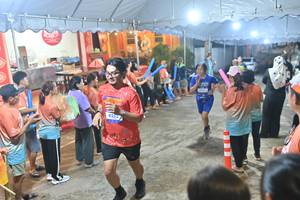 BIB: 4252
                            <button type="button" onclick="openModal(26242078)" class="btn btn-primary btn-sm float-right btn-popup" data-toggle="modal" data-target=".modal-high-quality">
                        <i class="fas fa-shopping-cart"></i> Add to Cart
                    </button>
                                            <button type="button" onclick="isThisMe(26242078, true)" class="btn btn-success btn-sm float-right btn-popup btn-isme hidden" data-toggle="tooltip" data-placement="bottom" title="นี่คือรูปของคุณใช่ไหม คลิกที่นี่เพื่อเอาเข้าอัลบั้ม">
                        <i class="fas fa-plus"></i> Add to album
                    </button>
                    <button type="button" onclick="isThisMe(26242078, false)" class="btn btn-warning btn-sm float-right btn-popup btn-isnotme hidden">
                        <i class="fas fa-ban"></i> Remove from album
                    </button>