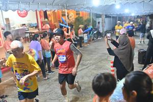 BIB: 4039
                            <button type="button" onclick="openModal(26242544)" class="btn btn-primary btn-sm float-right btn-popup" data-toggle="modal" data-target=".modal-high-quality">
                        <i class="fas fa-shopping-cart"></i> Add to Cart
                    </button>
                                            <button type="button" onclick="isThisMe(26242544, true)" class="btn btn-success btn-sm float-right btn-popup btn-isme hidden" data-toggle="tooltip" data-placement="bottom" title="นี่คือรูปของคุณใช่ไหม คลิกที่นี่เพื่อเอาเข้าอัลบั้ม">
                        <i class="fas fa-plus"></i> Add to album
                    </button>
                    <button type="button" onclick="isThisMe(26242544, false)" class="btn btn-warning btn-sm float-right btn-popup btn-isnotme hidden">
                        <i class="fas fa-ban"></i> Remove from album
                    </button>