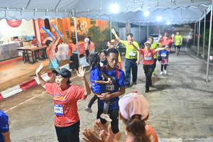 BIB: 799, 768
                            <button type="button" onclick="openModal(26253684)" class="btn btn-primary btn-sm float-right btn-popup" data-toggle="modal" data-target=".modal-high-quality">
                        <i class="fas fa-shopping-cart"></i> Add to Cart
                    </button>
                                            <button type="button" onclick="isThisMe(26253684, true)" class="btn btn-success btn-sm float-right btn-popup btn-isme hidden" data-toggle="tooltip" data-placement="bottom" title="นี่คือรูปของคุณใช่ไหม คลิกที่นี่เพื่อเอาเข้าอัลบั้ม">
                        <i class="fas fa-plus"></i> Add to album
                    </button>
                    <button type="button" onclick="isThisMe(26253684, false)" class="btn btn-warning btn-sm float-right btn-popup btn-isnotme hidden">
                        <i class="fas fa-ban"></i> Remove from album
                    </button>