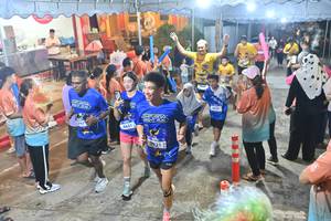 BIB: 4651, 44301, 3921
                            <button type="button" onclick="openModal(26243122)" class="btn btn-primary btn-sm float-right btn-popup" data-toggle="modal" data-target=".modal-high-quality">
                        <i class="fas fa-shopping-cart"></i> Add to Cart
                    </button>
                                            <button type="button" onclick="isThisMe(26243122, true)" class="btn btn-success btn-sm float-right btn-popup btn-isme hidden" data-toggle="tooltip" data-placement="bottom" title="นี่คือรูปของคุณใช่ไหม คลิกที่นี่เพื่อเอาเข้าอัลบั้ม">
                        <i class="fas fa-plus"></i> Add to album
                    </button>
                    <button type="button" onclick="isThisMe(26243122, false)" class="btn btn-warning btn-sm float-right btn-popup btn-isnotme hidden">
                        <i class="fas fa-ban"></i> Remove from album
                    </button>