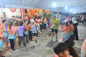 BIB: 3291
                            <button type="button" onclick="openModal(26242165)" class="btn btn-primary btn-sm float-right btn-popup" data-toggle="modal" data-target=".modal-high-quality">
                        <i class="fas fa-shopping-cart"></i> Add to Cart
                    </button>
                                            <button type="button" onclick="isThisMe(26242165, true)" class="btn btn-success btn-sm float-right btn-popup btn-isme hidden" data-toggle="tooltip" data-placement="bottom" title="นี่คือรูปของคุณใช่ไหม คลิกที่นี่เพื่อเอาเข้าอัลบั้ม">
                        <i class="fas fa-plus"></i> Add to album
                    </button>
                    <button type="button" onclick="isThisMe(26242165, false)" class="btn btn-warning btn-sm float-right btn-popup btn-isnotme hidden">
                        <i class="fas fa-ban"></i> Remove from album
                    </button>