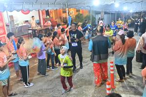 BIB: 4642
                            <button type="button" onclick="openModal(26242997)" class="btn btn-primary btn-sm float-right btn-popup" data-toggle="modal" data-target=".modal-high-quality">
                        <i class="fas fa-shopping-cart"></i> Add to Cart
                    </button>
                                            <button type="button" onclick="isThisMe(26242997, true)" class="btn btn-success btn-sm float-right btn-popup btn-isme hidden" data-toggle="tooltip" data-placement="bottom" title="นี่คือรูปของคุณใช่ไหม คลิกที่นี่เพื่อเอาเข้าอัลบั้ม">
                        <i class="fas fa-plus"></i> Add to album
                    </button>
                    <button type="button" onclick="isThisMe(26242997, false)" class="btn btn-warning btn-sm float-right btn-popup btn-isnotme hidden">
                        <i class="fas fa-ban"></i> Remove from album
                    </button>