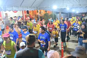 BIB: 4752, 3310, 4385
                            <button type="button" onclick="openModal(26253545)" class="btn btn-primary btn-sm float-right btn-popup" data-toggle="modal" data-target=".modal-high-quality">
                        <i class="fas fa-shopping-cart"></i> Add to Cart
                    </button>
                                            <button type="button" onclick="isThisMe(26253545, true)" class="btn btn-success btn-sm float-right btn-popup btn-isme hidden" data-toggle="tooltip" data-placement="bottom" title="นี่คือรูปของคุณใช่ไหม คลิกที่นี่เพื่อเอาเข้าอัลบั้ม">
                        <i class="fas fa-plus"></i> Add to album
                    </button>
                    <button type="button" onclick="isThisMe(26253545, false)" class="btn btn-warning btn-sm float-right btn-popup btn-isnotme hidden">
                        <i class="fas fa-ban"></i> Remove from album
                    </button>