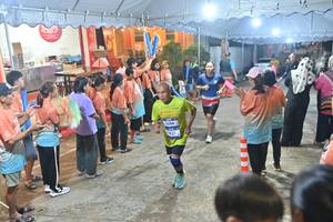 BIB: 3586
                            <button type="button" onclick="openModal(26242097)" class="btn btn-primary btn-sm float-right btn-popup" data-toggle="modal" data-target=".modal-high-quality">
                        <i class="fas fa-shopping-cart"></i> Add to Cart
                    </button>
                                            <button type="button" onclick="isThisMe(26242097, true)" class="btn btn-success btn-sm float-right btn-popup btn-isme hidden" data-toggle="tooltip" data-placement="bottom" title="นี่คือรูปของคุณใช่ไหม คลิกที่นี่เพื่อเอาเข้าอัลบั้ม">
                        <i class="fas fa-plus"></i> Add to album
                    </button>
                    <button type="button" onclick="isThisMe(26242097, false)" class="btn btn-warning btn-sm float-right btn-popup btn-isnotme hidden">
                        <i class="fas fa-ban"></i> Remove from album
                    </button>