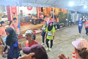 BIB: 37963
                            <button type="button" onclick="openModal(26253667)" class="btn btn-primary btn-sm float-right btn-popup" data-toggle="modal" data-target=".modal-high-quality">
                        <i class="fas fa-shopping-cart"></i> Add to Cart
                    </button>
                                            <button type="button" onclick="isThisMe(26253667, true)" class="btn btn-success btn-sm float-right btn-popup btn-isme hidden" data-toggle="tooltip" data-placement="bottom" title="นี่คือรูปของคุณใช่ไหม คลิกที่นี่เพื่อเอาเข้าอัลบั้ม">
                        <i class="fas fa-plus"></i> Add to album
                    </button>
                    <button type="button" onclick="isThisMe(26253667, false)" class="btn btn-warning btn-sm float-right btn-popup btn-isnotme hidden">
                        <i class="fas fa-ban"></i> Remove from album
                    </button>