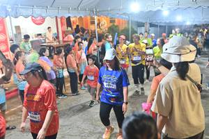 BIB: 3993
                            <button type="button" onclick="openModal(26252301)" class="btn btn-primary btn-sm float-right btn-popup" data-toggle="modal" data-target=".modal-high-quality">
                        <i class="fas fa-shopping-cart"></i> Add to Cart
                    </button>
                                            <button type="button" onclick="isThisMe(26252301, true)" class="btn btn-success btn-sm float-right btn-popup btn-isme hidden" data-toggle="tooltip" data-placement="bottom" title="นี่คือรูปของคุณใช่ไหม คลิกที่นี่เพื่อเอาเข้าอัลบั้ม">
                        <i class="fas fa-plus"></i> Add to album
                    </button>
                    <button type="button" onclick="isThisMe(26252301, false)" class="btn btn-warning btn-sm float-right btn-popup btn-isnotme hidden">
                        <i class="fas fa-ban"></i> Remove from album
                    </button>