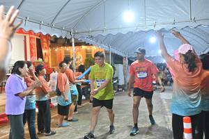 BIB: 412, 4075
                            <button type="button" onclick="openModal(26240961)" class="btn btn-primary btn-sm float-right btn-popup" data-toggle="modal" data-target=".modal-high-quality">
                        <i class="fas fa-shopping-cart"></i> Add to Cart
                    </button>
                                            <button type="button" onclick="isThisMe(26240961, true)" class="btn btn-success btn-sm float-right btn-popup btn-isme hidden" data-toggle="tooltip" data-placement="bottom" title="นี่คือรูปของคุณใช่ไหม คลิกที่นี่เพื่อเอาเข้าอัลบั้ม">
                        <i class="fas fa-plus"></i> Add to album
                    </button>
                    <button type="button" onclick="isThisMe(26240961, false)" class="btn btn-warning btn-sm float-right btn-popup btn-isnotme hidden">
                        <i class="fas fa-ban"></i> Remove from album
                    </button>