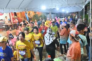 BIB: 3537, 4922
                            <button type="button" onclick="openModal(26243184)" class="btn btn-primary btn-sm float-right btn-popup" data-toggle="modal" data-target=".modal-high-quality">
                        <i class="fas fa-shopping-cart"></i> Add to Cart
                    </button>
                                            <button type="button" onclick="isThisMe(26243184, true)" class="btn btn-success btn-sm float-right btn-popup btn-isme hidden" data-toggle="tooltip" data-placement="bottom" title="นี่คือรูปของคุณใช่ไหม คลิกที่นี่เพื่อเอาเข้าอัลบั้ม">
                        <i class="fas fa-plus"></i> Add to album
                    </button>
                    <button type="button" onclick="isThisMe(26243184, false)" class="btn btn-warning btn-sm float-right btn-popup btn-isnotme hidden">
                        <i class="fas fa-ban"></i> Remove from album
                    </button>