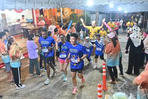 BIB: 3797, 4651, 3921
                            <button type="button" onclick="openModal(26243119)" class="btn btn-primary btn-sm float-right btn-popup" data-toggle="modal" data-target=".modal-high-quality">
                        <i class="fas fa-shopping-cart"></i> Add to Cart
                    </button>
                                            <button type="button" onclick="isThisMe(26243119, true)" class="btn btn-success btn-sm float-right btn-popup btn-isme hidden" data-toggle="tooltip" data-placement="bottom" title="นี่คือรูปของคุณใช่ไหม คลิกที่นี่เพื่อเอาเข้าอัลบั้ม">
                        <i class="fas fa-plus"></i> Add to album
                    </button>
                    <button type="button" onclick="isThisMe(26243119, false)" class="btn btn-warning btn-sm float-right btn-popup btn-isnotme hidden">
                        <i class="fas fa-ban"></i> Remove from album
                    </button>