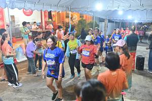 BIB: 4131, 4913, 4190
                            <button type="button" onclick="openModal(26253183)" class="btn btn-primary btn-sm float-right btn-popup" data-toggle="modal" data-target=".modal-high-quality">
                        <i class="fas fa-shopping-cart"></i> Add to Cart
                    </button>
                                            <button type="button" onclick="isThisMe(26253183, true)" class="btn btn-success btn-sm float-right btn-popup btn-isme hidden" data-toggle="tooltip" data-placement="bottom" title="นี่คือรูปของคุณใช่ไหม คลิกที่นี่เพื่อเอาเข้าอัลบั้ม">
                        <i class="fas fa-plus"></i> Add to album
                    </button>
                    <button type="button" onclick="isThisMe(26253183, false)" class="btn btn-warning btn-sm float-right btn-popup btn-isnotme hidden">
                        <i class="fas fa-ban"></i> Remove from album
                    </button>