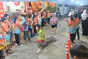 BIB: 
                            <button type="button" onclick="openModal(26241819)" class="btn btn-primary btn-sm float-right btn-popup" data-toggle="modal" data-target=".modal-high-quality">
                        <i class="fas fa-shopping-cart"></i> Add to Cart
                    </button>
                                            <button type="button" onclick="isThisMe(26241819, true)" class="btn btn-success btn-sm float-right btn-popup btn-isme hidden" data-toggle="tooltip" data-placement="bottom" title="นี่คือรูปของคุณใช่ไหม คลิกที่นี่เพื่อเอาเข้าอัลบั้ม">
                        <i class="fas fa-plus"></i> Add to album
                    </button>
                    <button type="button" onclick="isThisMe(26241819, false)" class="btn btn-warning btn-sm float-right btn-popup btn-isnotme hidden">
                        <i class="fas fa-ban"></i> Remove from album
                    </button>