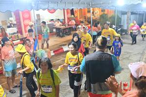 BIB: 3520, 347
                            <button type="button" onclick="openModal(26253579)" class="btn btn-primary btn-sm float-right btn-popup" data-toggle="modal" data-target=".modal-high-quality">
                        <i class="fas fa-shopping-cart"></i> Add to Cart
                    </button>
                                            <button type="button" onclick="isThisMe(26253579, true)" class="btn btn-success btn-sm float-right btn-popup btn-isme hidden" data-toggle="tooltip" data-placement="bottom" title="นี่คือรูปของคุณใช่ไหม คลิกที่นี่เพื่อเอาเข้าอัลบั้ม">
                        <i class="fas fa-plus"></i> Add to album
                    </button>
                    <button type="button" onclick="isThisMe(26253579, false)" class="btn btn-warning btn-sm float-right btn-popup btn-isnotme hidden">
                        <i class="fas fa-ban"></i> Remove from album
                    </button>