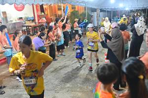 BIB: 1808, 140
                            <button type="button" onclick="openModal(26242486)" class="btn btn-primary btn-sm float-right btn-popup" data-toggle="modal" data-target=".modal-high-quality">
                        <i class="fas fa-shopping-cart"></i> Add to Cart
                    </button>
                                            <button type="button" onclick="isThisMe(26242486, true)" class="btn btn-success btn-sm float-right btn-popup btn-isme hidden" data-toggle="tooltip" data-placement="bottom" title="นี่คือรูปของคุณใช่ไหม คลิกที่นี่เพื่อเอาเข้าอัลบั้ม">
                        <i class="fas fa-plus"></i> Add to album
                    </button>
                    <button type="button" onclick="isThisMe(26242486, false)" class="btn btn-warning btn-sm float-right btn-popup btn-isnotme hidden">
                        <i class="fas fa-ban"></i> Remove from album
                    </button>