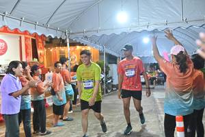 BIB: 4124, 4075
                            <button type="button" onclick="openModal(26240959)" class="btn btn-primary btn-sm float-right btn-popup" data-toggle="modal" data-target=".modal-high-quality">
                        <i class="fas fa-shopping-cart"></i> Add to Cart
                    </button>
                                            <button type="button" onclick="isThisMe(26240959, true)" class="btn btn-success btn-sm float-right btn-popup btn-isme hidden" data-toggle="tooltip" data-placement="bottom" title="นี่คือรูปของคุณใช่ไหม คลิกที่นี่เพื่อเอาเข้าอัลบั้ม">
                        <i class="fas fa-plus"></i> Add to album
                    </button>
                    <button type="button" onclick="isThisMe(26240959, false)" class="btn btn-warning btn-sm float-right btn-popup btn-isnotme hidden">
                        <i class="fas fa-ban"></i> Remove from album
                    </button>