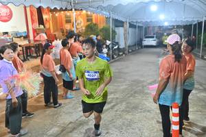 BIB: 4027
                            <button type="button" onclick="openModal(26241245)" class="btn btn-primary btn-sm float-right btn-popup" data-toggle="modal" data-target=".modal-high-quality">
                        <i class="fas fa-shopping-cart"></i> Add to Cart
                    </button>
                                            <button type="button" onclick="isThisMe(26241245, true)" class="btn btn-success btn-sm float-right btn-popup btn-isme hidden" data-toggle="tooltip" data-placement="bottom" title="นี่คือรูปของคุณใช่ไหม คลิกที่นี่เพื่อเอาเข้าอัลบั้ม">
                        <i class="fas fa-plus"></i> Add to album
                    </button>
                    <button type="button" onclick="isThisMe(26241245, false)" class="btn btn-warning btn-sm float-right btn-popup btn-isnotme hidden">
                        <i class="fas fa-ban"></i> Remove from album
                    </button>