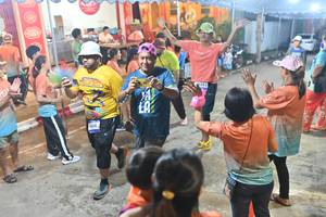 BIB: 4250
                            <button type="button" onclick="openModal(26253006)" class="btn btn-primary btn-sm float-right btn-popup" data-toggle="modal" data-target=".modal-high-quality">
                        <i class="fas fa-shopping-cart"></i> Add to Cart
                    </button>
                                            <button type="button" onclick="isThisMe(26253006, true)" class="btn btn-success btn-sm float-right btn-popup btn-isme hidden" data-toggle="tooltip" data-placement="bottom" title="นี่คือรูปของคุณใช่ไหม คลิกที่นี่เพื่อเอาเข้าอัลบั้ม">
                        <i class="fas fa-plus"></i> Add to album
                    </button>
                    <button type="button" onclick="isThisMe(26253006, false)" class="btn btn-warning btn-sm float-right btn-popup btn-isnotme hidden">
                        <i class="fas fa-ban"></i> Remove from album
                    </button>