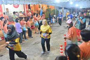 BIB: 1860
                            <button type="button" onclick="openModal(26253067)" class="btn btn-primary btn-sm float-right btn-popup" data-toggle="modal" data-target=".modal-high-quality">
                        <i class="fas fa-shopping-cart"></i> Add to Cart
                    </button>
                                            <button type="button" onclick="isThisMe(26253067, true)" class="btn btn-success btn-sm float-right btn-popup btn-isme hidden" data-toggle="tooltip" data-placement="bottom" title="นี่คือรูปของคุณใช่ไหม คลิกที่นี่เพื่อเอาเข้าอัลบั้ม">
                        <i class="fas fa-plus"></i> Add to album
                    </button>
                    <button type="button" onclick="isThisMe(26253067, false)" class="btn btn-warning btn-sm float-right btn-popup btn-isnotme hidden">
                        <i class="fas fa-ban"></i> Remove from album
                    </button>