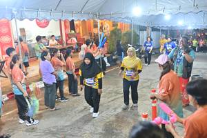 BIB: 4084
                            <button type="button" onclick="openModal(26253057)" class="btn btn-primary btn-sm float-right btn-popup" data-toggle="modal" data-target=".modal-high-quality">
                        <i class="fas fa-shopping-cart"></i> Add to Cart
                    </button>
                                            <button type="button" onclick="isThisMe(26253057, true)" class="btn btn-success btn-sm float-right btn-popup btn-isme hidden" data-toggle="tooltip" data-placement="bottom" title="นี่คือรูปของคุณใช่ไหม คลิกที่นี่เพื่อเอาเข้าอัลบั้ม">
                        <i class="fas fa-plus"></i> Add to album
                    </button>
                    <button type="button" onclick="isThisMe(26253057, false)" class="btn btn-warning btn-sm float-right btn-popup btn-isnotme hidden">
                        <i class="fas fa-ban"></i> Remove from album
                    </button>