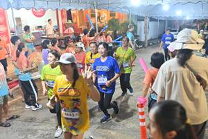 BIB: 4883, 1875
                            <button type="button" onclick="openModal(26252453)" class="btn btn-primary btn-sm float-right btn-popup" data-toggle="modal" data-target=".modal-high-quality">
                        <i class="fas fa-shopping-cart"></i> Add to Cart
                    </button>
                                            <button type="button" onclick="isThisMe(26252453, true)" class="btn btn-success btn-sm float-right btn-popup btn-isme hidden" data-toggle="tooltip" data-placement="bottom" title="นี่คือรูปของคุณใช่ไหม คลิกที่นี่เพื่อเอาเข้าอัลบั้ม">
                        <i class="fas fa-plus"></i> Add to album
                    </button>
                    <button type="button" onclick="isThisMe(26252453, false)" class="btn btn-warning btn-sm float-right btn-popup btn-isnotme hidden">
                        <i class="fas fa-ban"></i> Remove from album
                    </button>