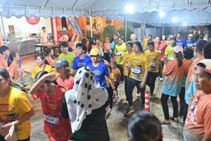 BIB: 1968, 3537
                            <button type="button" onclick="openModal(26243175)" class="btn btn-primary btn-sm float-right btn-popup" data-toggle="modal" data-target=".modal-high-quality">
                        <i class="fas fa-shopping-cart"></i> Add to Cart
                    </button>
                                            <button type="button" onclick="isThisMe(26243175, true)" class="btn btn-success btn-sm float-right btn-popup btn-isme hidden" data-toggle="tooltip" data-placement="bottom" title="นี่คือรูปของคุณใช่ไหม คลิกที่นี่เพื่อเอาเข้าอัลบั้ม">
                        <i class="fas fa-plus"></i> Add to album
                    </button>
                    <button type="button" onclick="isThisMe(26243175, false)" class="btn btn-warning btn-sm float-right btn-popup btn-isnotme hidden">
                        <i class="fas fa-ban"></i> Remove from album
                    </button>