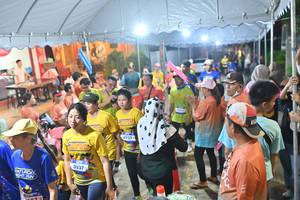 BIB: 3537, 4922
                            <button type="button" onclick="openModal(26243179)" class="btn btn-primary btn-sm float-right btn-popup" data-toggle="modal" data-target=".modal-high-quality">
                        <i class="fas fa-shopping-cart"></i> Add to Cart
                    </button>
                                            <button type="button" onclick="isThisMe(26243179, true)" class="btn btn-success btn-sm float-right btn-popup btn-isme hidden" data-toggle="tooltip" data-placement="bottom" title="นี่คือรูปของคุณใช่ไหม คลิกที่นี่เพื่อเอาเข้าอัลบั้ม">
                        <i class="fas fa-plus"></i> Add to album
                    </button>
                    <button type="button" onclick="isThisMe(26243179, false)" class="btn btn-warning btn-sm float-right btn-popup btn-isnotme hidden">
                        <i class="fas fa-ban"></i> Remove from album
                    </button>