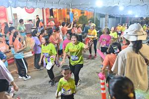 BIB: 3761
                            <button type="button" onclick="openModal(26252422)" class="btn btn-primary btn-sm float-right btn-popup" data-toggle="modal" data-target=".modal-high-quality">
                        <i class="fas fa-shopping-cart"></i> Add to Cart
                    </button>
                                            <button type="button" onclick="isThisMe(26252422, true)" class="btn btn-success btn-sm float-right btn-popup btn-isme hidden" data-toggle="tooltip" data-placement="bottom" title="นี่คือรูปของคุณใช่ไหม คลิกที่นี่เพื่อเอาเข้าอัลบั้ม">
                        <i class="fas fa-plus"></i> Add to album
                    </button>
                    <button type="button" onclick="isThisMe(26252422, false)" class="btn btn-warning btn-sm float-right btn-popup btn-isnotme hidden">
                        <i class="fas fa-ban"></i> Remove from album
                    </button>