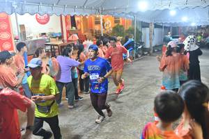 BIB: 3770
                            <button type="button" onclick="openModal(26242181)" class="btn btn-primary btn-sm float-right btn-popup" data-toggle="modal" data-target=".modal-high-quality">
                        <i class="fas fa-shopping-cart"></i> Add to Cart
                    </button>
                                            <button type="button" onclick="isThisMe(26242181, true)" class="btn btn-success btn-sm float-right btn-popup btn-isme hidden" data-toggle="tooltip" data-placement="bottom" title="นี่คือรูปของคุณใช่ไหม คลิกที่นี่เพื่อเอาเข้าอัลบั้ม">
                        <i class="fas fa-plus"></i> Add to album
                    </button>
                    <button type="button" onclick="isThisMe(26242181, false)" class="btn btn-warning btn-sm float-right btn-popup btn-isnotme hidden">
                        <i class="fas fa-ban"></i> Remove from album
                    </button>