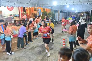 BIB: 355
                            <button type="button" onclick="openModal(26242418)" class="btn btn-primary btn-sm float-right btn-popup" data-toggle="modal" data-target=".modal-high-quality">
                        <i class="fas fa-shopping-cart"></i> Add to Cart
                    </button>
                                            <button type="button" onclick="isThisMe(26242418, true)" class="btn btn-success btn-sm float-right btn-popup btn-isme hidden" data-toggle="tooltip" data-placement="bottom" title="นี่คือรูปของคุณใช่ไหม คลิกที่นี่เพื่อเอาเข้าอัลบั้ม">
                        <i class="fas fa-plus"></i> Add to album
                    </button>
                    <button type="button" onclick="isThisMe(26242418, false)" class="btn btn-warning btn-sm float-right btn-popup btn-isnotme hidden">
                        <i class="fas fa-ban"></i> Remove from album
                    </button>