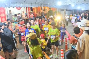 BIB: 3351, 3741, 332, 30532
                            <button type="button" onclick="openModal(26252079)" class="btn btn-primary btn-sm float-right btn-popup" data-toggle="modal" data-target=".modal-high-quality">
                        <i class="fas fa-shopping-cart"></i> Add to Cart
                    </button>
                                            <button type="button" onclick="isThisMe(26252079, true)" class="btn btn-success btn-sm float-right btn-popup btn-isme hidden" data-toggle="tooltip" data-placement="bottom" title="นี่คือรูปของคุณใช่ไหม คลิกที่นี่เพื่อเอาเข้าอัลบั้ม">
                        <i class="fas fa-plus"></i> Add to album
                    </button>
                    <button type="button" onclick="isThisMe(26252079, false)" class="btn btn-warning btn-sm float-right btn-popup btn-isnotme hidden">
                        <i class="fas fa-ban"></i> Remove from album
                    </button>