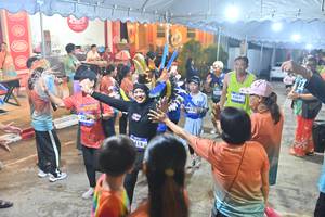 BIB: 415, 4265
                            <button type="button" onclick="openModal(26253274)" class="btn btn-primary btn-sm float-right btn-popup" data-toggle="modal" data-target=".modal-high-quality">
                        <i class="fas fa-shopping-cart"></i> Add to Cart
                    </button>
                                            <button type="button" onclick="isThisMe(26253274, true)" class="btn btn-success btn-sm float-right btn-popup btn-isme hidden" data-toggle="tooltip" data-placement="bottom" title="นี่คือรูปของคุณใช่ไหม คลิกที่นี่เพื่อเอาเข้าอัลบั้ม">
                        <i class="fas fa-plus"></i> Add to album
                    </button>
                    <button type="button" onclick="isThisMe(26253274, false)" class="btn btn-warning btn-sm float-right btn-popup btn-isnotme hidden">
                        <i class="fas fa-ban"></i> Remove from album
                    </button>