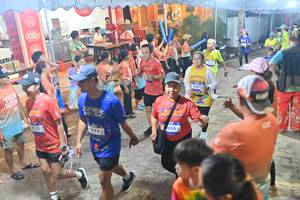 BIB: 972, 656
                            <button type="button" onclick="openModal(26252885)" class="btn btn-primary btn-sm float-right btn-popup" data-toggle="modal" data-target=".modal-high-quality">
                        <i class="fas fa-shopping-cart"></i> Add to Cart
                    </button>
                                            <button type="button" onclick="isThisMe(26252885, true)" class="btn btn-success btn-sm float-right btn-popup btn-isme hidden" data-toggle="tooltip" data-placement="bottom" title="นี่คือรูปของคุณใช่ไหม คลิกที่นี่เพื่อเอาเข้าอัลบั้ม">
                        <i class="fas fa-plus"></i> Add to album
                    </button>
                    <button type="button" onclick="isThisMe(26252885, false)" class="btn btn-warning btn-sm float-right btn-popup btn-isnotme hidden">
                        <i class="fas fa-ban"></i> Remove from album
                    </button>