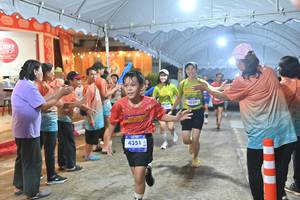 BIB: 3029, 4351
                            <button type="button" onclick="openModal(26240979)" class="btn btn-primary btn-sm float-right btn-popup" data-toggle="modal" data-target=".modal-high-quality">
                        <i class="fas fa-shopping-cart"></i> Add to Cart
                    </button>
                                            <button type="button" onclick="isThisMe(26240979, true)" class="btn btn-success btn-sm float-right btn-popup btn-isme hidden" data-toggle="tooltip" data-placement="bottom" title="นี่คือรูปของคุณใช่ไหม คลิกที่นี่เพื่อเอาเข้าอัลบั้ม">
                        <i class="fas fa-plus"></i> Add to album
                    </button>
                    <button type="button" onclick="isThisMe(26240979, false)" class="btn btn-warning btn-sm float-right btn-popup btn-isnotme hidden">
                        <i class="fas fa-ban"></i> Remove from album
                    </button>