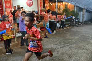 BIB: 3043
                            <button type="button" onclick="openModal(26240004)" class="btn btn-primary btn-sm float-right btn-popup" data-toggle="modal" data-target=".modal-high-quality">
                        <i class="fas fa-shopping-cart"></i> Add to Cart
                    </button>
                                            <button type="button" onclick="isThisMe(26240004, true)" class="btn btn-success btn-sm float-right btn-popup btn-isme hidden" data-toggle="tooltip" data-placement="bottom" title="นี่คือรูปของคุณใช่ไหม คลิกที่นี่เพื่อเอาเข้าอัลบั้ม">
                        <i class="fas fa-plus"></i> Add to album
                    </button>
                    <button type="button" onclick="isThisMe(26240004, false)" class="btn btn-warning btn-sm float-right btn-popup btn-isnotme hidden">
                        <i class="fas fa-ban"></i> Remove from album
                    </button>