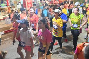 BIB: 4827, 835
                            <button type="button" onclick="openModal(26252619)" class="btn btn-primary btn-sm float-right btn-popup" data-toggle="modal" data-target=".modal-high-quality">
                        <i class="fas fa-shopping-cart"></i> Add to Cart
                    </button>
                                            <button type="button" onclick="isThisMe(26252619, true)" class="btn btn-success btn-sm float-right btn-popup btn-isme hidden" data-toggle="tooltip" data-placement="bottom" title="นี่คือรูปของคุณใช่ไหม คลิกที่นี่เพื่อเอาเข้าอัลบั้ม">
                        <i class="fas fa-plus"></i> Add to album
                    </button>
                    <button type="button" onclick="isThisMe(26252619, false)" class="btn btn-warning btn-sm float-right btn-popup btn-isnotme hidden">
                        <i class="fas fa-ban"></i> Remove from album
                    </button>