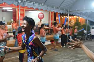 BIB: 3905
                            <button type="button" onclick="openModal(26240187)" class="btn btn-primary btn-sm float-right btn-popup" data-toggle="modal" data-target=".modal-high-quality">
                        <i class="fas fa-shopping-cart"></i> Add to Cart
                    </button>
                                            <button type="button" onclick="isThisMe(26240187, true)" class="btn btn-success btn-sm float-right btn-popup btn-isme hidden" data-toggle="tooltip" data-placement="bottom" title="นี่คือรูปของคุณใช่ไหม คลิกที่นี่เพื่อเอาเข้าอัลบั้ม">
                        <i class="fas fa-plus"></i> Add to album
                    </button>
                    <button type="button" onclick="isThisMe(26240187, false)" class="btn btn-warning btn-sm float-right btn-popup btn-isnotme hidden">
                        <i class="fas fa-ban"></i> Remove from album
                    </button>