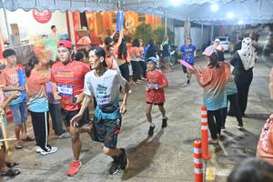 BIB: 4014, 089
                            <button type="button" onclick="openModal(26241698)" class="btn btn-primary btn-sm float-right btn-popup" data-toggle="modal" data-target=".modal-high-quality">
                        <i class="fas fa-shopping-cart"></i> Add to Cart
                    </button>
                                            <button type="button" onclick="isThisMe(26241698, true)" class="btn btn-success btn-sm float-right btn-popup btn-isme hidden" data-toggle="tooltip" data-placement="bottom" title="นี่คือรูปของคุณใช่ไหม คลิกที่นี่เพื่อเอาเข้าอัลบั้ม">
                        <i class="fas fa-plus"></i> Add to album
                    </button>
                    <button type="button" onclick="isThisMe(26241698, false)" class="btn btn-warning btn-sm float-right btn-popup btn-isnotme hidden">
                        <i class="fas fa-ban"></i> Remove from album
                    </button>