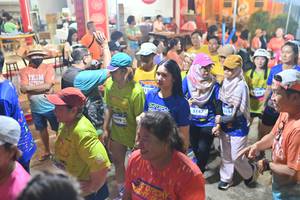 BIB: 999, 142, 3147
                            <button type="button" onclick="openModal(26252581)" class="btn btn-primary btn-sm float-right btn-popup" data-toggle="modal" data-target=".modal-high-quality">
                        <i class="fas fa-shopping-cart"></i> Add to Cart
                    </button>
                                            <button type="button" onclick="isThisMe(26252581, true)" class="btn btn-success btn-sm float-right btn-popup btn-isme hidden" data-toggle="tooltip" data-placement="bottom" title="นี่คือรูปของคุณใช่ไหม คลิกที่นี่เพื่อเอาเข้าอัลบั้ม">
                        <i class="fas fa-plus"></i> Add to album
                    </button>
                    <button type="button" onclick="isThisMe(26252581, false)" class="btn btn-warning btn-sm float-right btn-popup btn-isnotme hidden">
                        <i class="fas fa-ban"></i> Remove from album
                    </button>