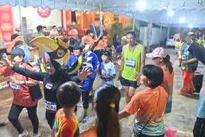 BIB: 3888, 415, 4265
                            <button type="button" onclick="openModal(26253280)" class="btn btn-primary btn-sm float-right btn-popup" data-toggle="modal" data-target=".modal-high-quality">
                        <i class="fas fa-shopping-cart"></i> Add to Cart
                    </button>
                                            <button type="button" onclick="isThisMe(26253280, true)" class="btn btn-success btn-sm float-right btn-popup btn-isme hidden" data-toggle="tooltip" data-placement="bottom" title="นี่คือรูปของคุณใช่ไหม คลิกที่นี่เพื่อเอาเข้าอัลบั้ม">
                        <i class="fas fa-plus"></i> Add to album
                    </button>
                    <button type="button" onclick="isThisMe(26253280, false)" class="btn btn-warning btn-sm float-right btn-popup btn-isnotme hidden">
                        <i class="fas fa-ban"></i> Remove from album
                    </button>