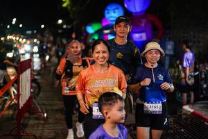 BIB: 13165
                            <button type="button" onclick="openModal(28186238)" class="btn btn-primary btn-sm float-right btn-popup" data-toggle="modal" data-target=".modal-high-quality">
                        <i class="fas fa-shopping-cart"></i> Add to Cart
                    </button>
                                            <button type="button" onclick="isThisMe(28186238, true)" class="btn btn-success btn-sm float-right btn-popup btn-isme hidden" data-toggle="tooltip" data-placement="bottom" title="นี่คือรูปของคุณใช่ไหม คลิกที่นี่เพื่อเอาเข้าอัลบั้ม">
                        <i class="fas fa-plus"></i> Add to album
                    </button>
                    <button type="button" onclick="isThisMe(28186238, false)" class="btn btn-warning btn-sm float-right btn-popup btn-isnotme hidden">
                        <i class="fas fa-ban"></i> Remove from album
                    </button>