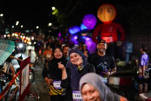 BIB: 1402, 1427
                            <button type="button" onclick="openModal(28186241)" class="btn btn-primary btn-sm float-right btn-popup" data-toggle="modal" data-target=".modal-high-quality">
                        <i class="fas fa-shopping-cart"></i> Add to Cart
                    </button>
                                            <button type="button" onclick="isThisMe(28186241, true)" class="btn btn-success btn-sm float-right btn-popup btn-isme hidden" data-toggle="tooltip" data-placement="bottom" title="นี่คือรูปของคุณใช่ไหม คลิกที่นี่เพื่อเอาเข้าอัลบั้ม">
                        <i class="fas fa-plus"></i> Add to album
                    </button>
                    <button type="button" onclick="isThisMe(28186241, false)" class="btn btn-warning btn-sm float-right btn-popup btn-isnotme hidden">
                        <i class="fas fa-ban"></i> Remove from album
                    </button>