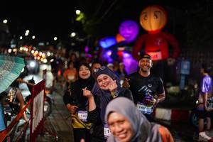 BIB: 1402, 140
                            <button type="button" onclick="openModal(28186240)" class="btn btn-primary btn-sm float-right btn-popup" data-toggle="modal" data-target=".modal-high-quality">
                        <i class="fas fa-shopping-cart"></i> Add to Cart
                    </button>
                                            <button type="button" onclick="isThisMe(28186240, true)" class="btn btn-success btn-sm float-right btn-popup btn-isme hidden" data-toggle="tooltip" data-placement="bottom" title="นี่คือรูปของคุณใช่ไหม คลิกที่นี่เพื่อเอาเข้าอัลบั้ม">
                        <i class="fas fa-plus"></i> Add to album
                    </button>
                    <button type="button" onclick="isThisMe(28186240, false)" class="btn btn-warning btn-sm float-right btn-popup btn-isnotme hidden">
                        <i class="fas fa-ban"></i> Remove from album
                    </button>