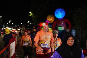 BIB: 14421
                            <button type="button" onclick="openModal(28186233)" class="btn btn-primary btn-sm float-right btn-popup" data-toggle="modal" data-target=".modal-high-quality">
                        <i class="fas fa-shopping-cart"></i> Add to Cart
                    </button>
                                            <button type="button" onclick="isThisMe(28186233, true)" class="btn btn-success btn-sm float-right btn-popup btn-isme hidden" data-toggle="tooltip" data-placement="bottom" title="นี่คือรูปของคุณใช่ไหม คลิกที่นี่เพื่อเอาเข้าอัลบั้ม">
                        <i class="fas fa-plus"></i> Add to album
                    </button>
                    <button type="button" onclick="isThisMe(28186233, false)" class="btn btn-warning btn-sm float-right btn-popup btn-isnotme hidden">
                        <i class="fas fa-ban"></i> Remove from album
                    </button>